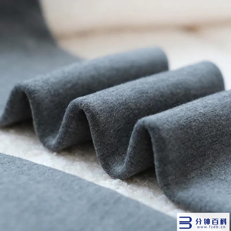 牛奶丝是什么面料,牛奶丝是什么面料,优缺点插图20 牛奶打底裤,软软糯糯,又暖又瘦